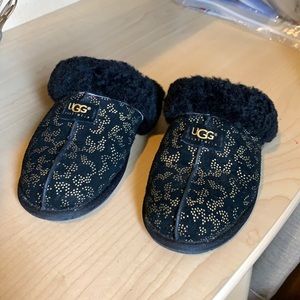 Ugg slip on slippers